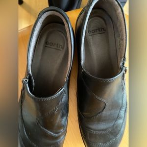 Women's earth shoes black size 10